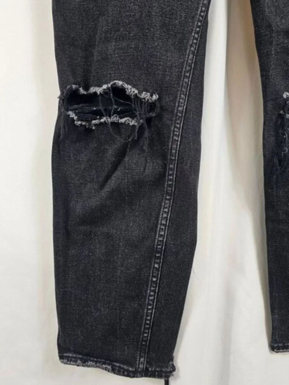 Abercrombie & Fitch The Mom High Rise Jean In Black - Size 14L - Picture 6 of 10